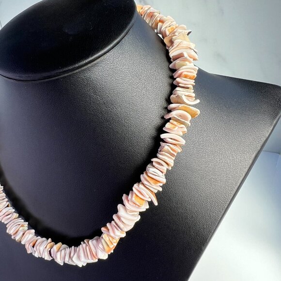 Vintage Puka Shell Chip Orange and White Necklace - Picture 7 of 7